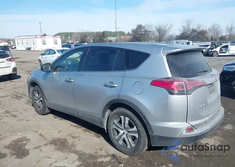 2018 Toyota Rav4 Le z USA, uszkodzony, nr VIN JTMBFREV6JJ242996